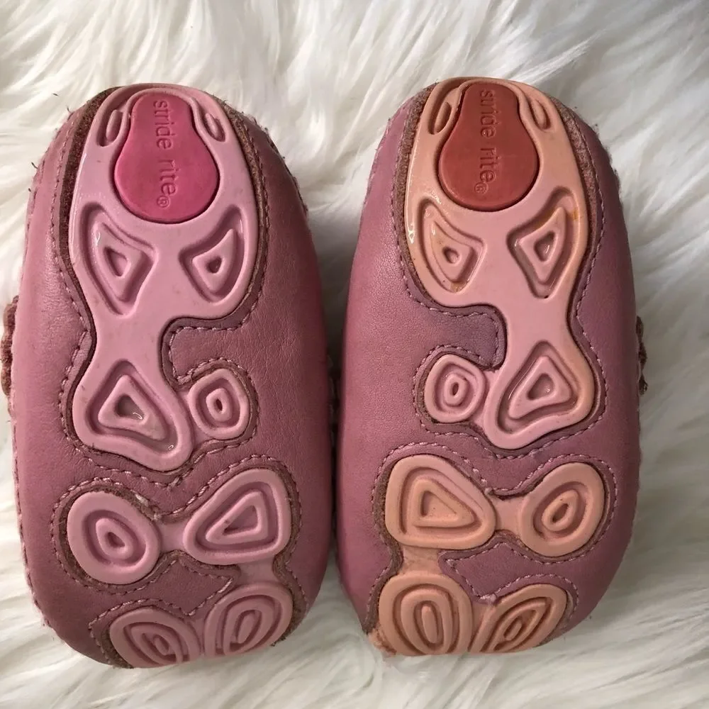 Stride Rite Lil Chuckle Bunny pink baby booties 3m